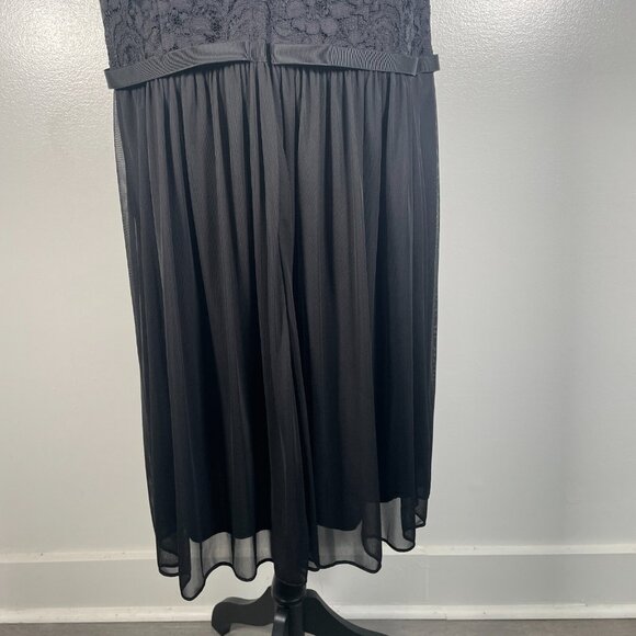 David's Bridal Black Round Neck Lace Bodice Mesh Skirt Sleeveless Dress Size 20 - Picture 11 of 15